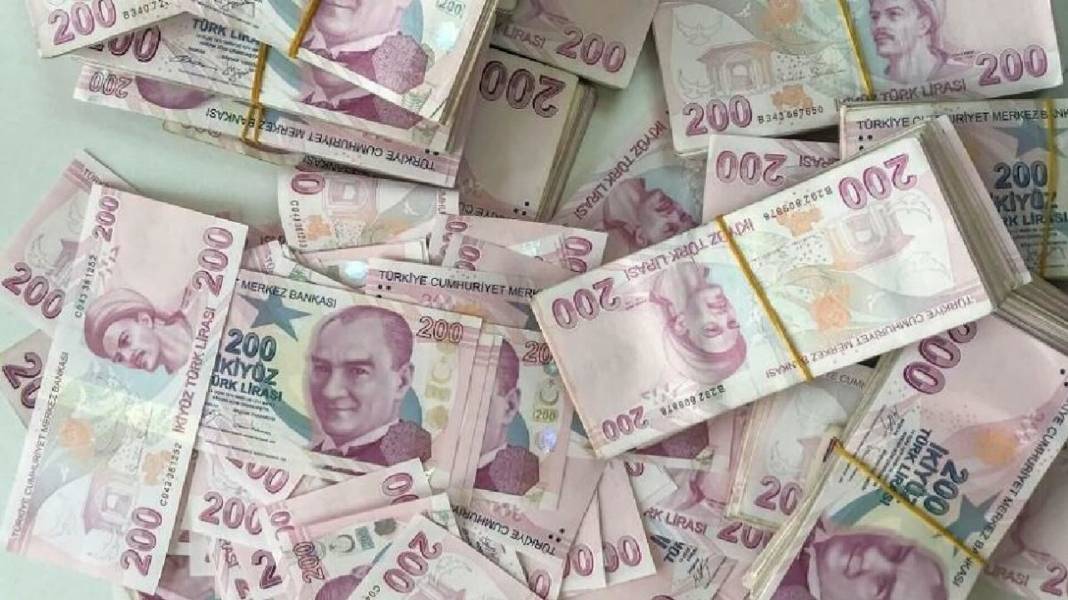 2027 asgari ücret şoku! SGK uzmanı Özgür Erdursun'dan şaşırtan rakam 13